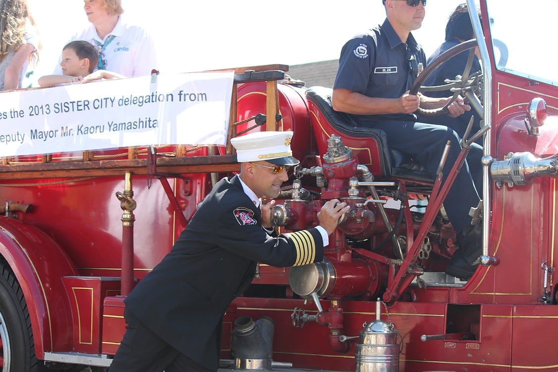 The Camas-Washougal Fire Department's 1928 American LaFrance fire engine experienced some engine trouble on Saturday. After breaking down on the parade route, the fire engine had to be pushed to a side street by members of the City Council and Fire Chief Nick Swinhart.