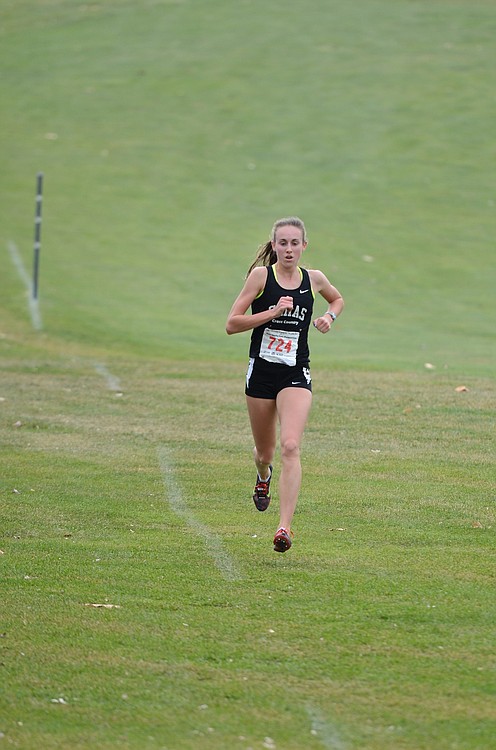 Alexa Efraimson ran a Sun Willows Golf Course record time of 17 minutes, 1 second to become the 4A state cross country champion again, in Pasco.