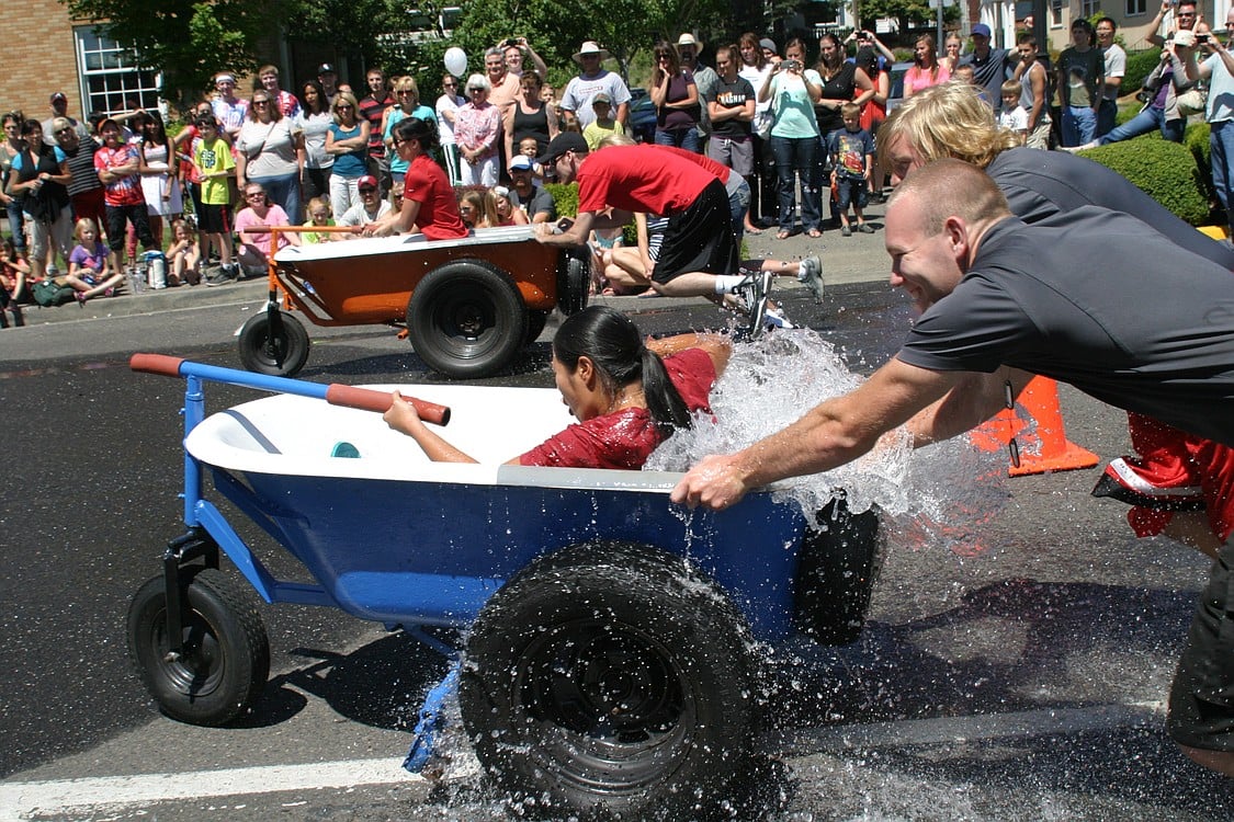 Bathtub races 2013