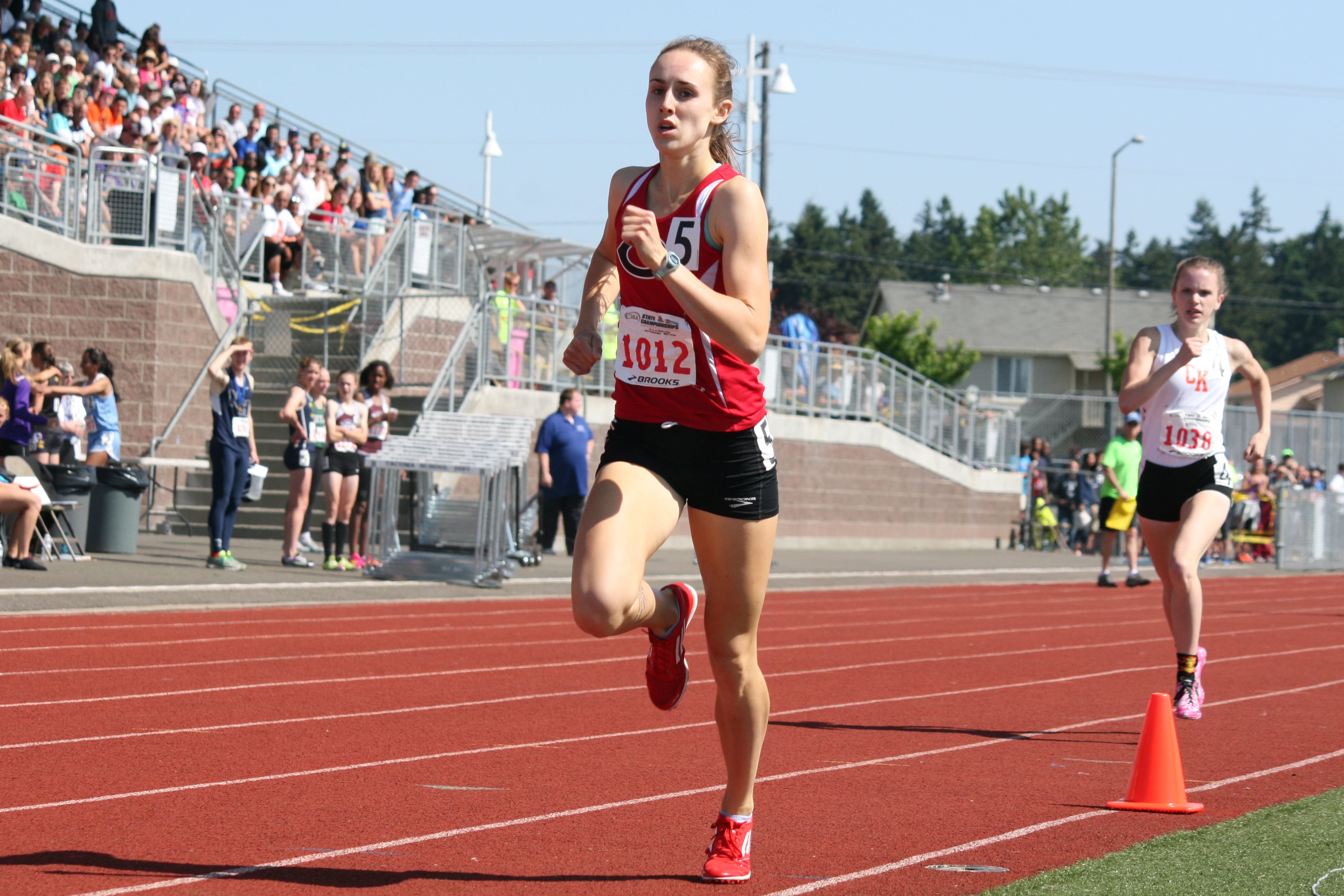 Alexa Efraimson adds an 800 state championship to the 1,600 state title and national record she set two days before.