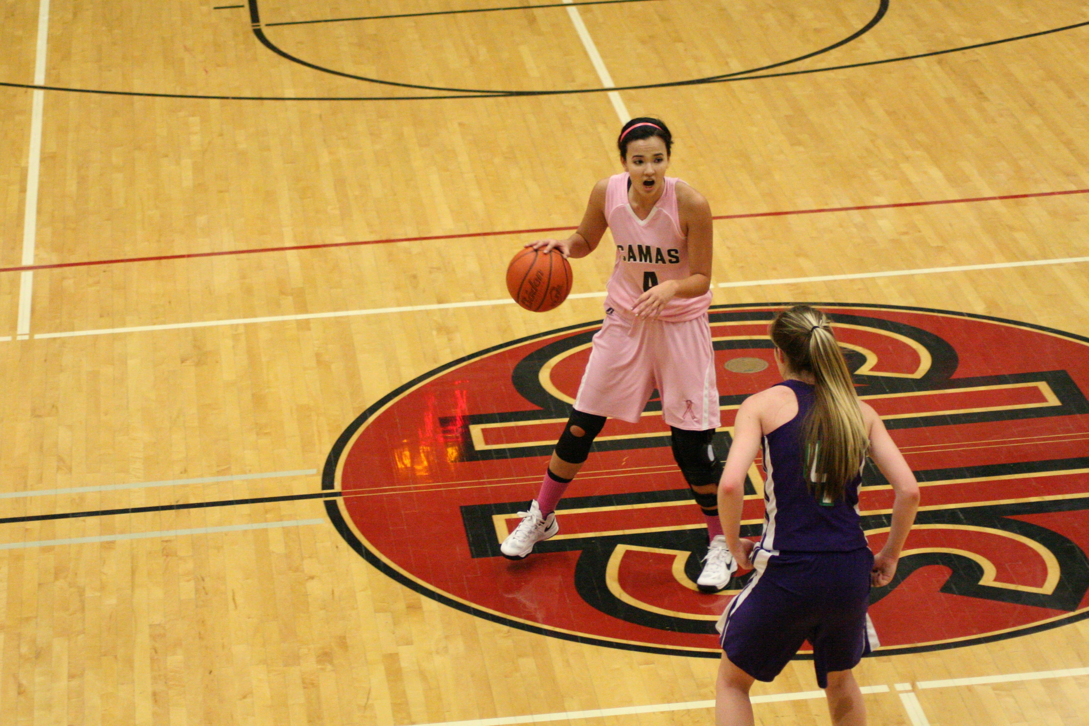 Brenna Khaw calls out the play for Camas.