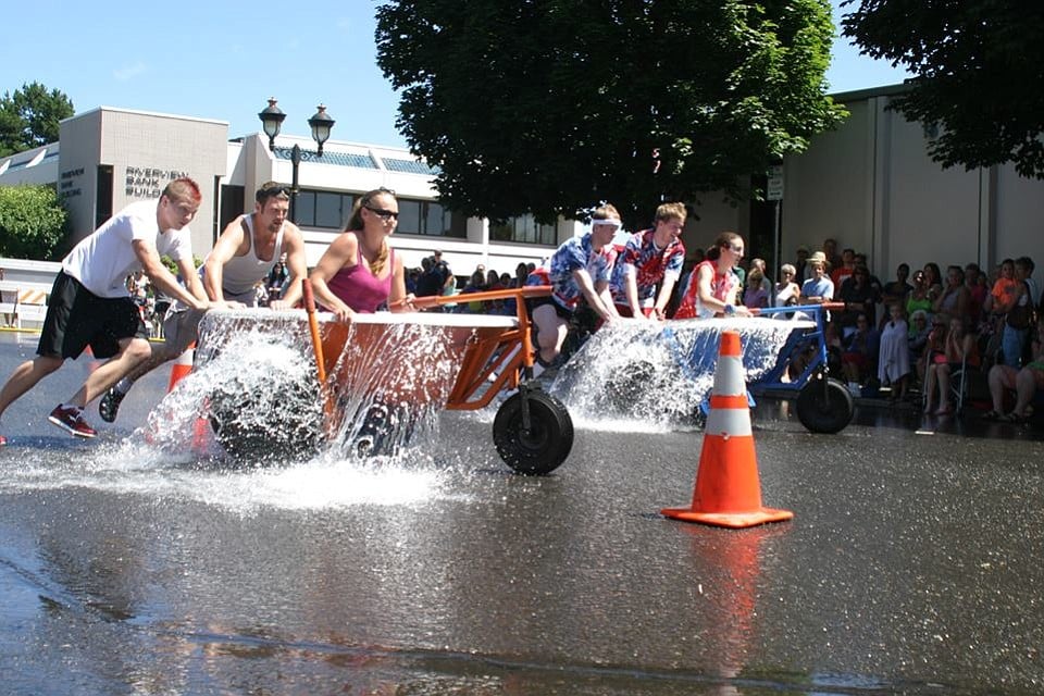 Bathtub races 2013