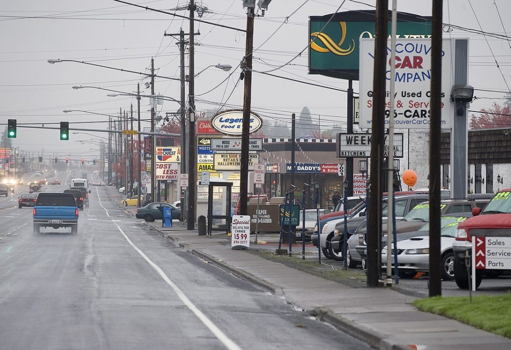 Steven Lane/The Columbian
Clark County has led Hazel Dell landowners and residents in an effort to make Highway 99, shown Thursday, more pedestrian-friendly.