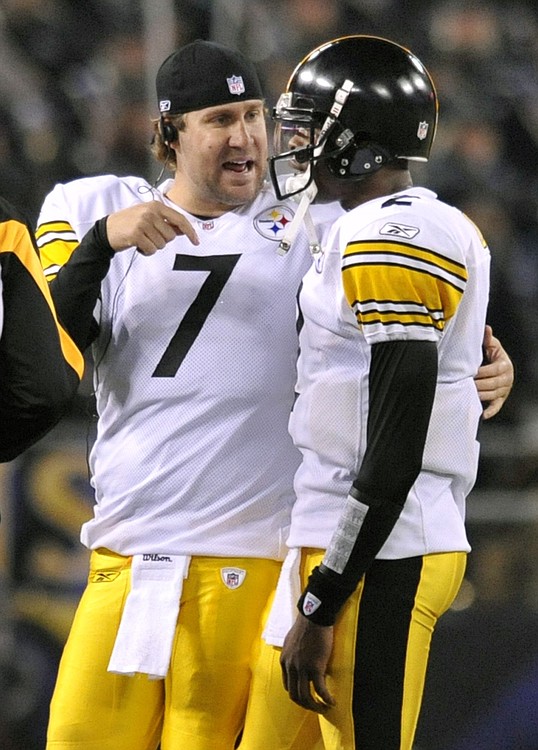 The Associated Press
Pittsburgh's Ben Roethlisberger (7) goes over the proper spelling of his name with third-stringer Dennis Dixon, right.