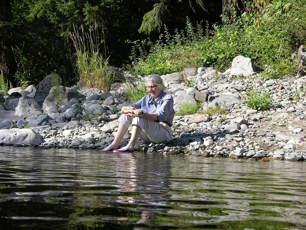 London walked Washougal River Road daily from mileposts 6 to 8, picking up trash and recycling cans. She loved the river and could often be seen sitting by it or gazing at it from her dining room table.