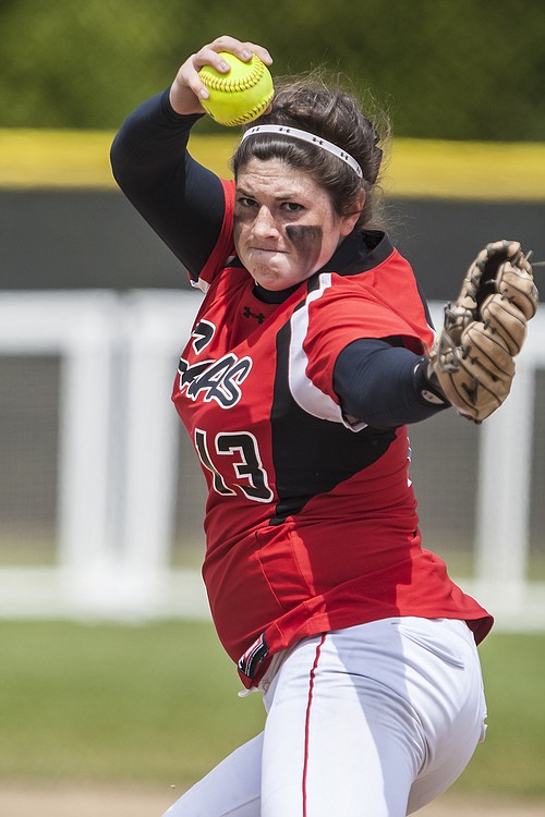 Papermaker pitcher Harli Hubbard struck out 13 Lake Stevens Vikings.