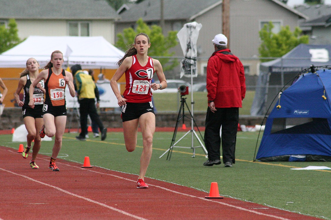 Alexa Efraimson kicks for the finish line in the 800 state championship race.