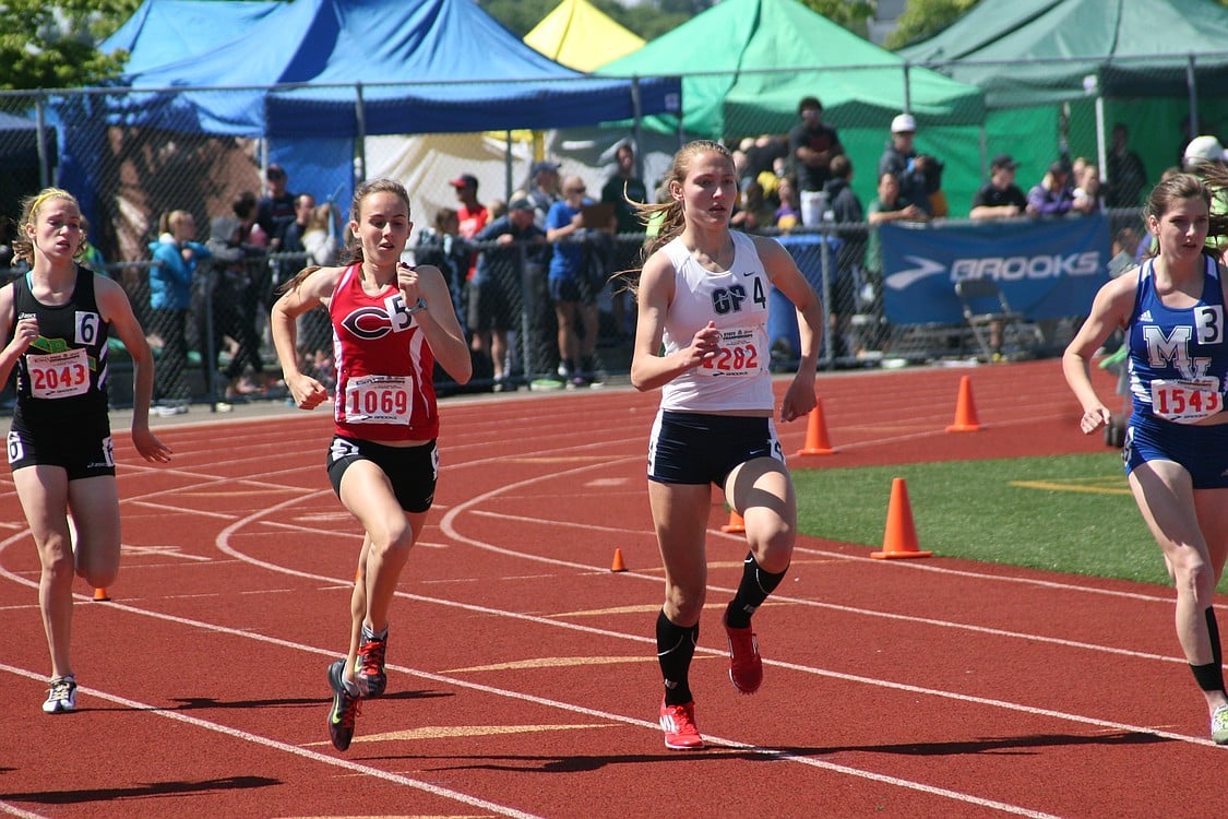 The showdown between Alexa Efraimson of Camas and Amy-Eloise Neale of Glacier Peak is on.