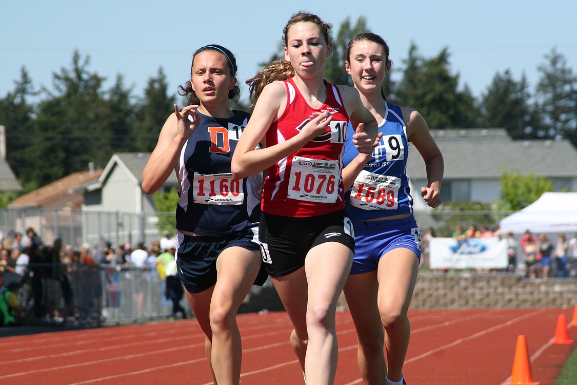 Alissa Pudlitzke placed 13th in the 1,600.