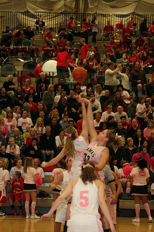 Hoops 4 Pink opening tip off.