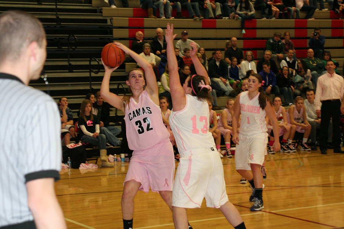 Sierra Brown puts back a rebound for two points.