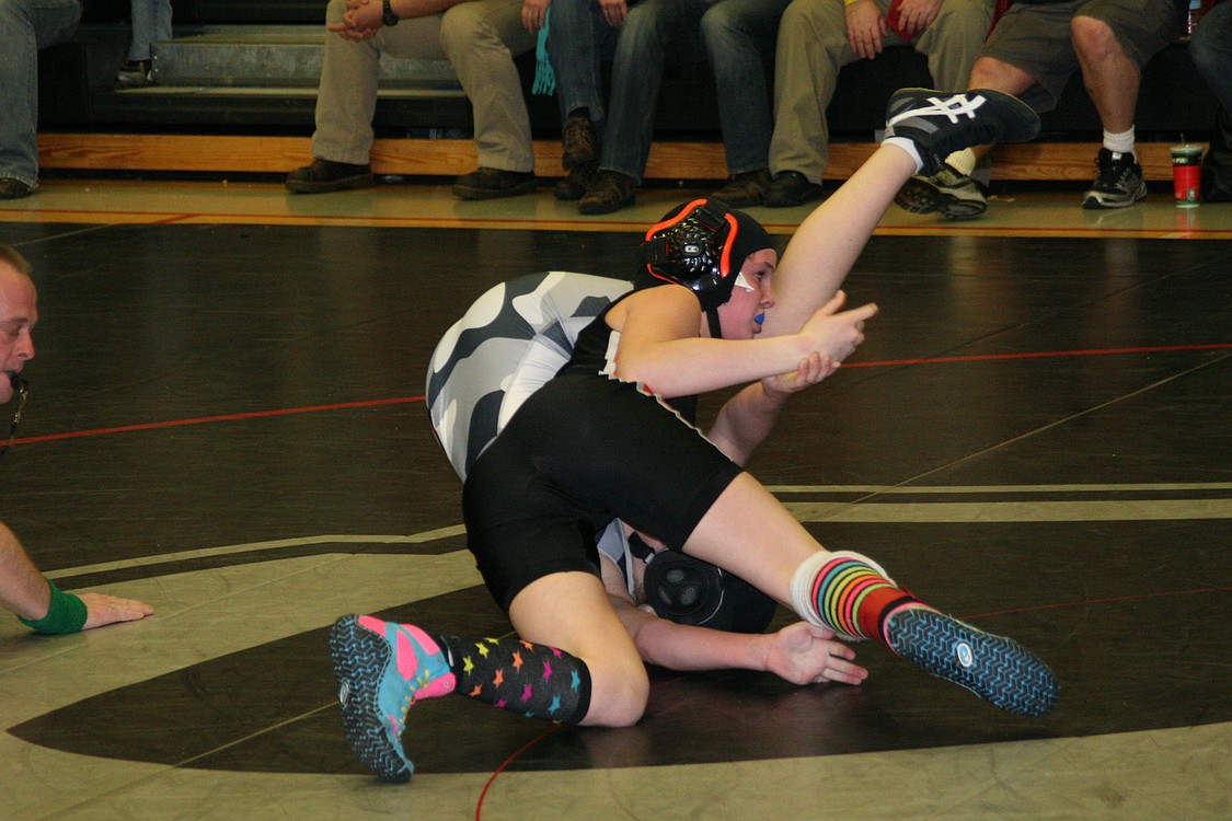 Haven Camden came through with a big-time reversal and pinfall in the second round to win the 124-pound championship for Washougal.