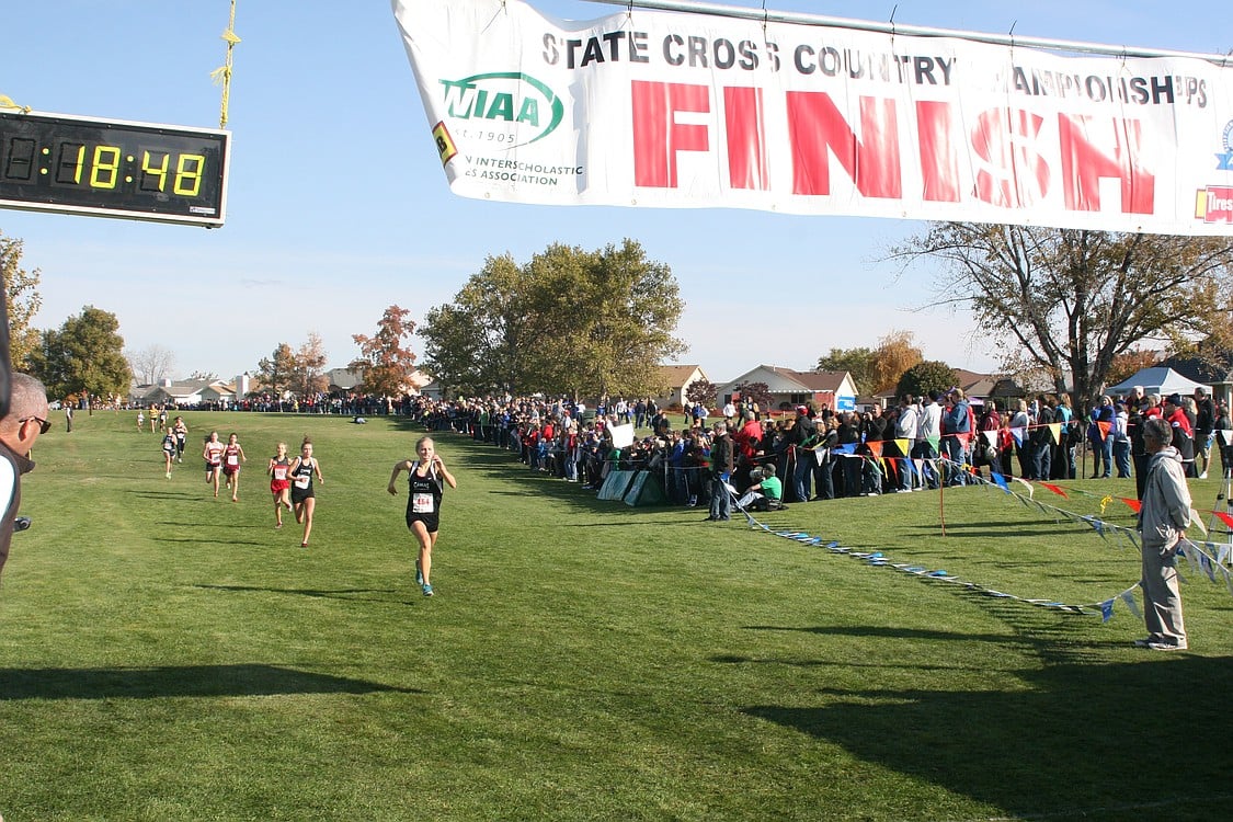 Austen Reiter and Megan Napier finishing in seventh and eighth place, respectively.