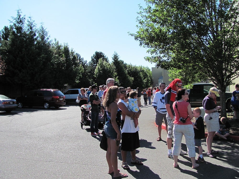 A line wraps around the Mountain View Ice Arena in Vancouver Wednesday, to see the Stanley Cup.