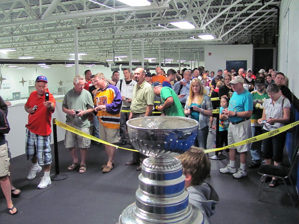The line waiting to see the Stanley Cup.