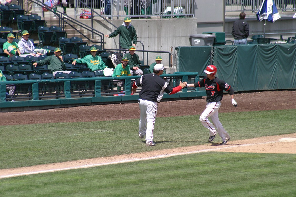 Logan Grindy gives Camas the lead for good with a 3-run home run.