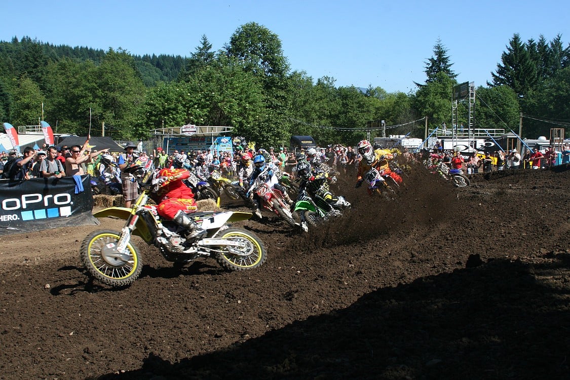 Ryan Dungey wins the holeshot.