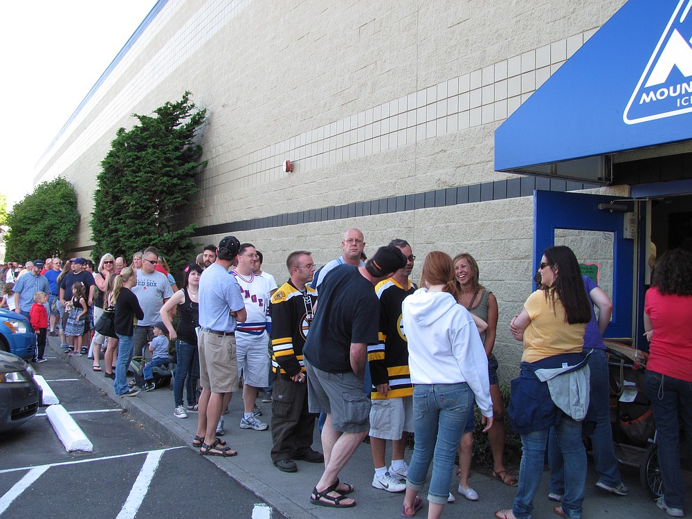 The line to see the Stanley Cup keeps getting longer.