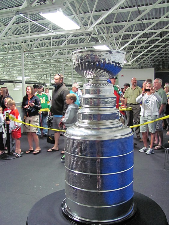 The line waiting to see the Stanley Cup.