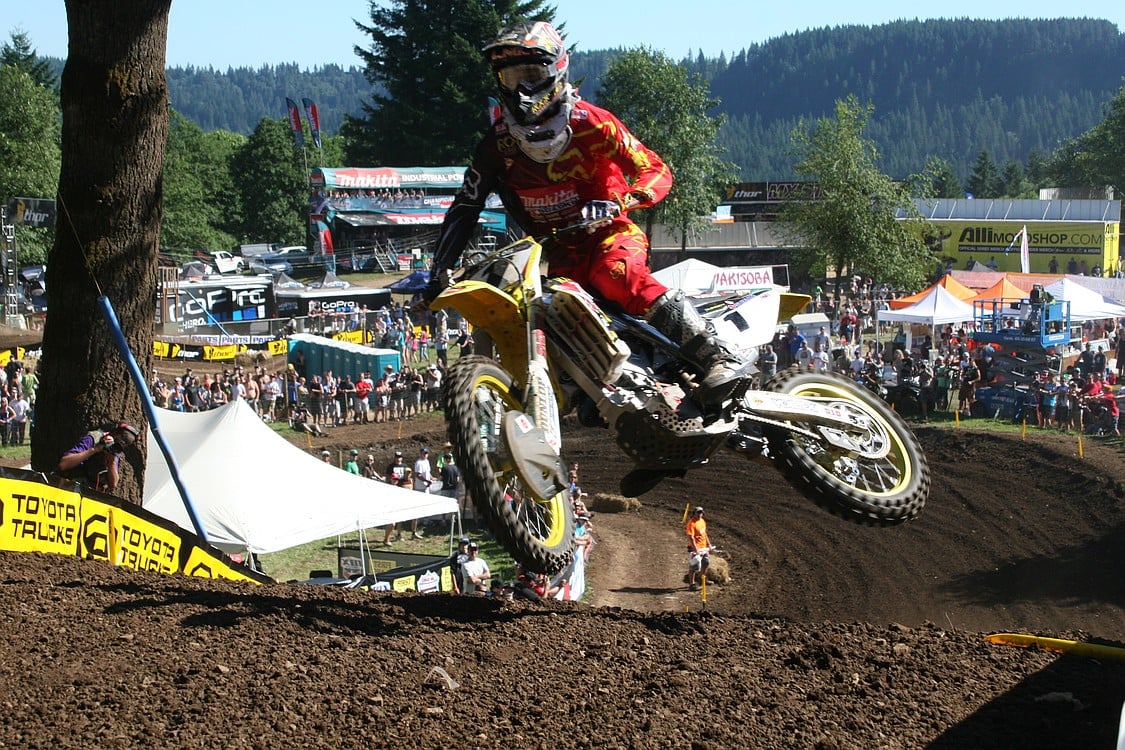 Ryan Dungey glides to his fourth straight series victory at Washougal.