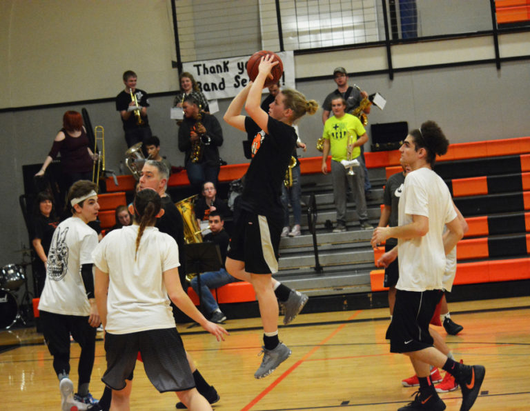 RaeAnn Allen nails a jump shot during the Panther alumni game Friday.