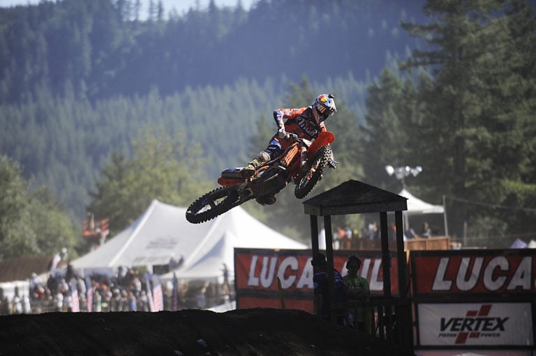 Marvin Musquin turned in a masterpiece Saturday, at Washougal Motocross Park. The Red Bull KTM 450 class rider from La Reole, France, refused to give up the lead to Eli Tomac and the rest of the field. Tomac still leads the 450 series with 373 points. Musquin is creeping up with 319. Blake Baggett ranks second with 341.