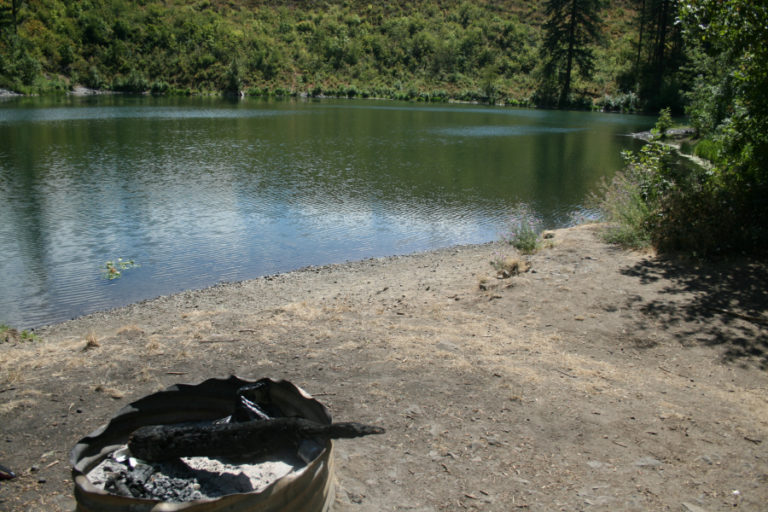 A clean campsite left by PCT hikers along Gillette Lake.