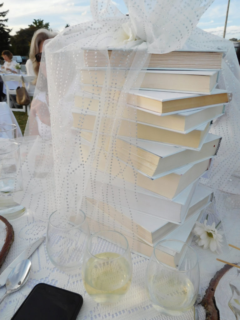 (Dawn Feldhaus/Post-Record)
Columbia River Realty, of Washougal, wins best dressed table during the Dinner in White on the Columbia, Saturday, Sept. 8, a fundraiser for the Washougal Library Building Fund.
