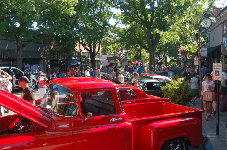 (Photo courtesy of the Downtown Camas Association)
Visitors to downtown Camas admire classic vehicles on Northeast Fourth Avenue during the 2018 Camas Car Show. This year’s show, the 14th annual, will run from 3 to 8 p.m., Saturday, June 29.