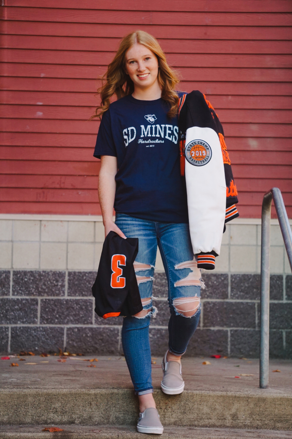 Washougal High School senior Savea Mansfield will continue her basketball career at the South Dakota School of Mines and Technology in Rapid City, South Dakota.