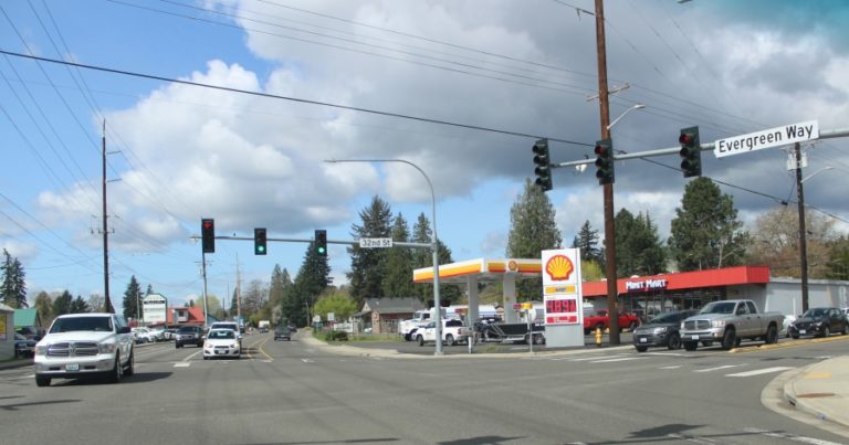 Drivers make their way through the intersection of Evergreen Way and 32nd Street in Washougal on March 31, 2022.