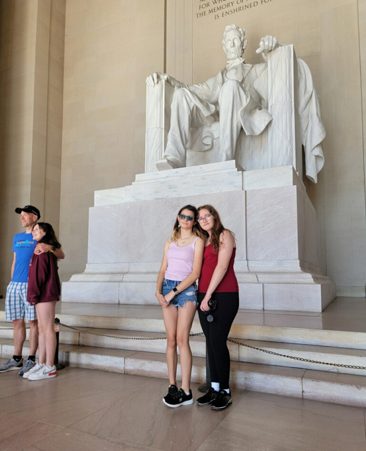 Washougal middle-school students gather at the Lincoln Memorial in Washington, D.C., during Jemtegaard Middle School history teacher Scott Rainey&#039;s annual East Coast trip in August 2022.