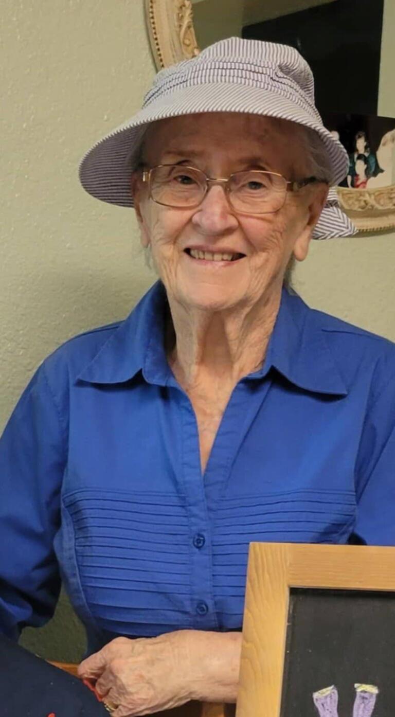 Tanya Sue (Lincoln) Nichols